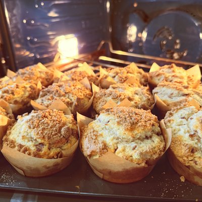 Apple Cinnamon Crumble Muffins 