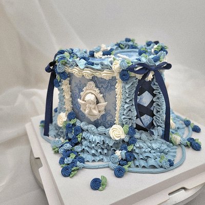 6" Custom Heart Cake (Feeds 10-12)