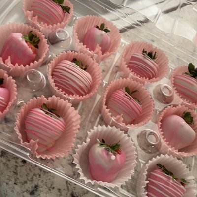 Chocolate Covered Strawberries (12)