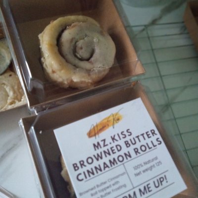 Mz. Kiss Signature Browned Butter Cinnamon Rolls 
