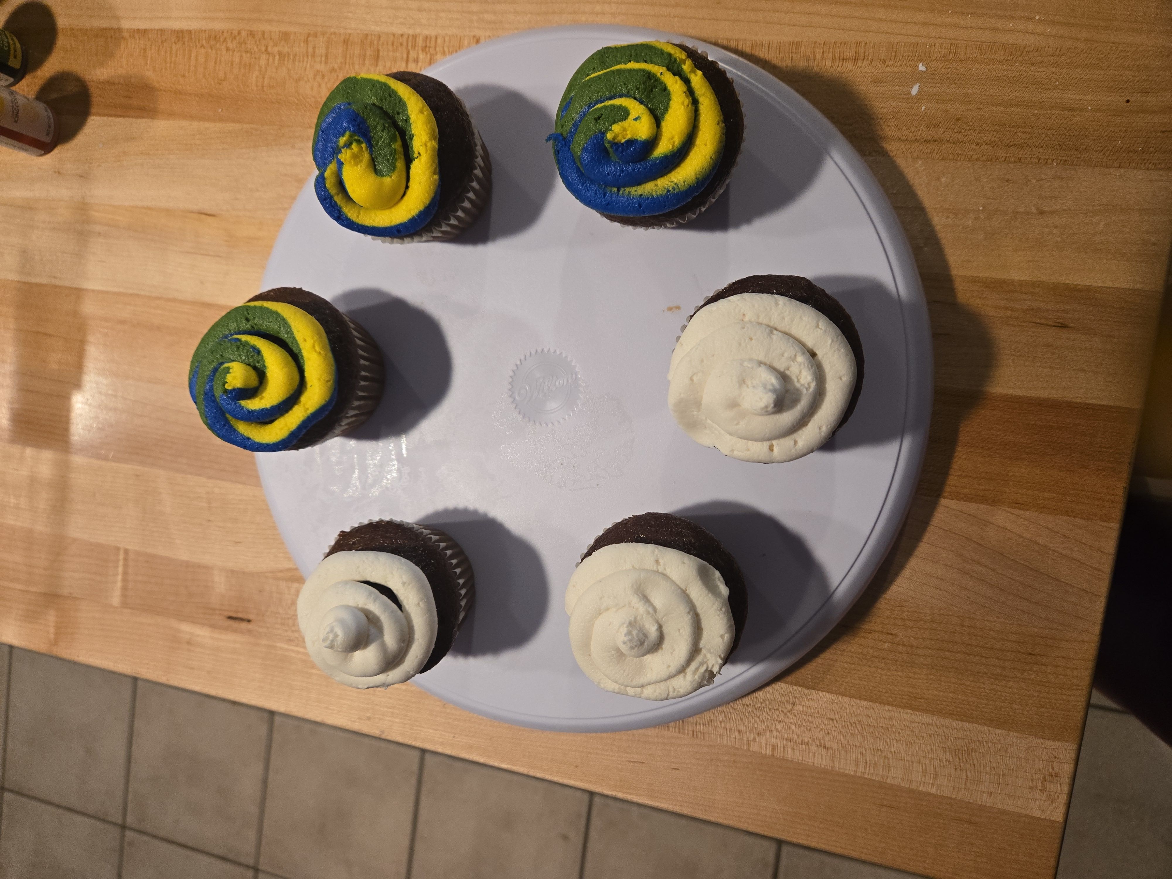 Chocolate Cupcakes, Buttercream Frosting
