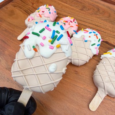 Cakesicles 
