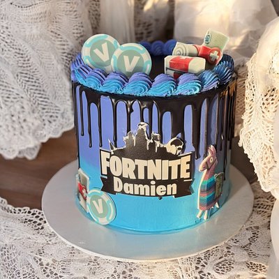 8in Cake - Feeds 20-30