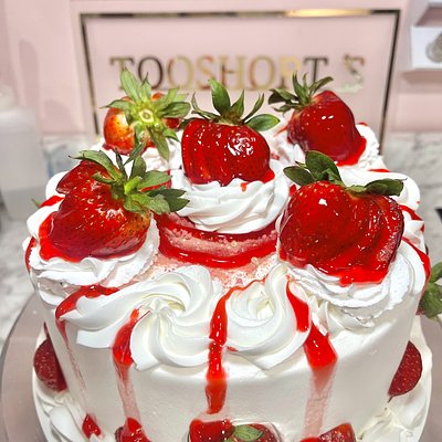 Strawberry Crunch Cake - 2 Layer 8”