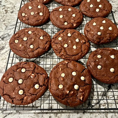 Savannah Gals Classic Red Velvet White Choco Chip Cookie