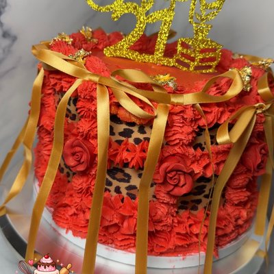 Custom Circle 8 in Cake