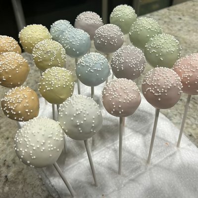 Vanilla Cake Pops Dozen 