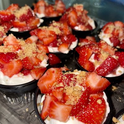 Fresh Strawberry Cheesecake Bites 