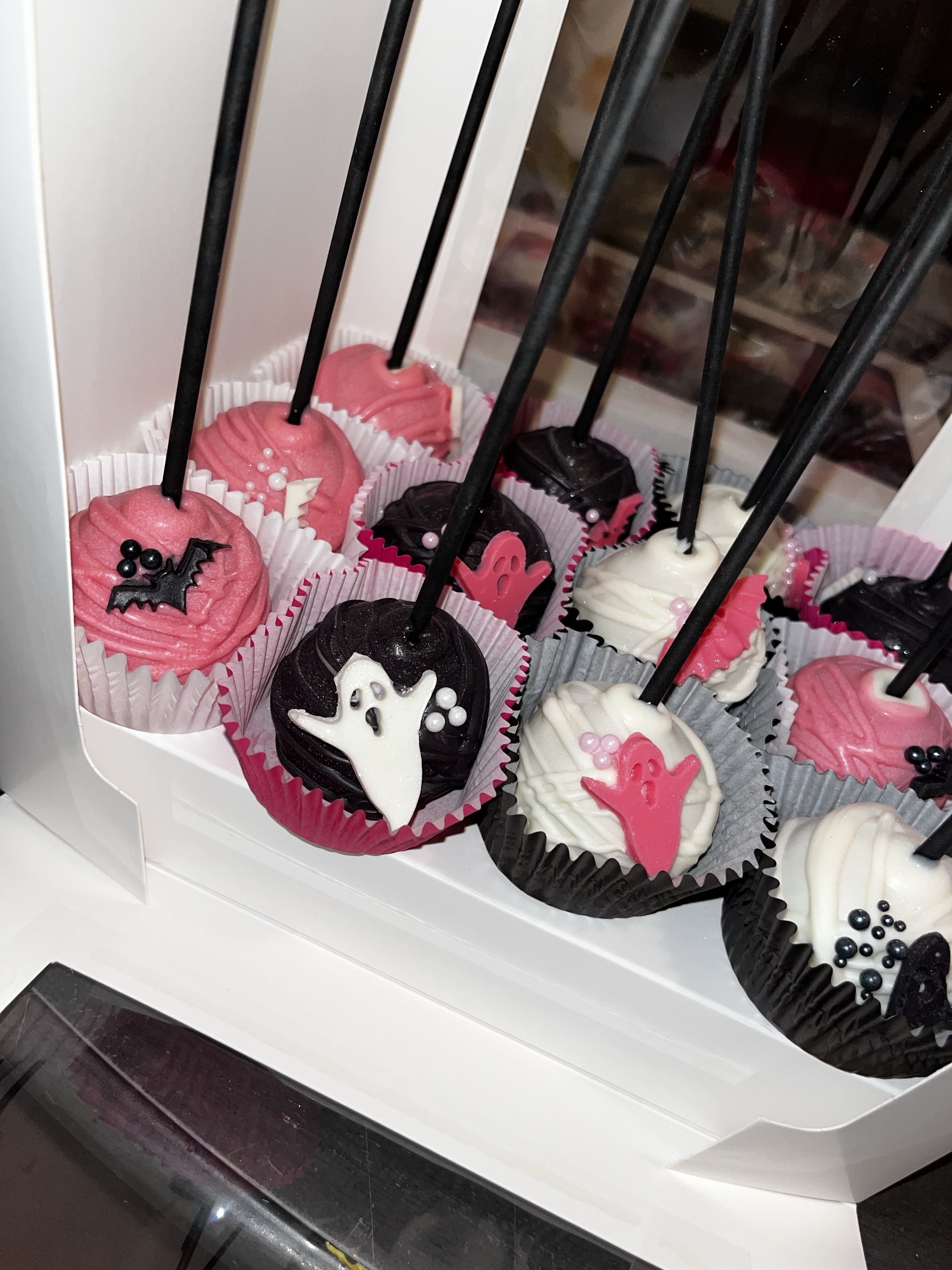 Custom Cake Pops 