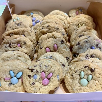 Regular M&M Chocolate Chip Cookie 6 Count 