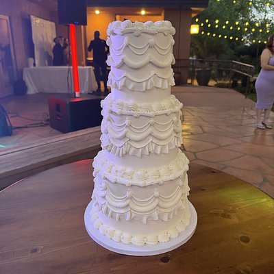 Three Tiered Cake (9,7,5inch)