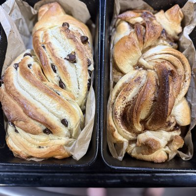 Cream Cheese Chocolate Chip Pull Apart Bread 