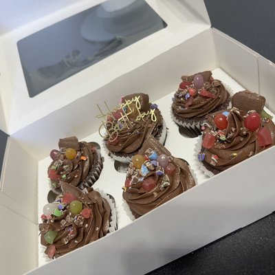 Marvelous Creations Cadburys Cupcakes (Box of 4)