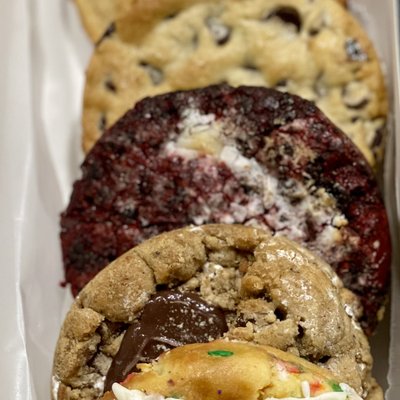 6 Count Assorted Cookie Box 