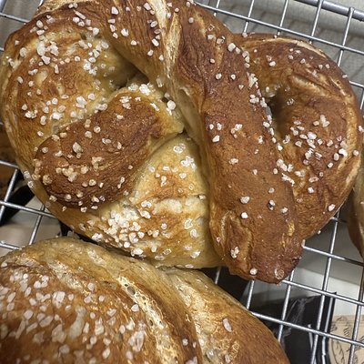 Gluten Free Vegan Soft Pretzels 2ct