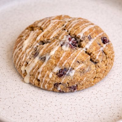 Iced Oatmeal Raisin Cookie (4 Oz)