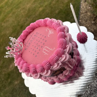 Monthly Cake & Cupcakes bundle 