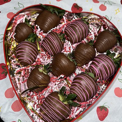 Dozen Chocolate Covered Strawberries 🍓 