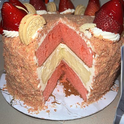 Strawberry Crunch Cheesecake