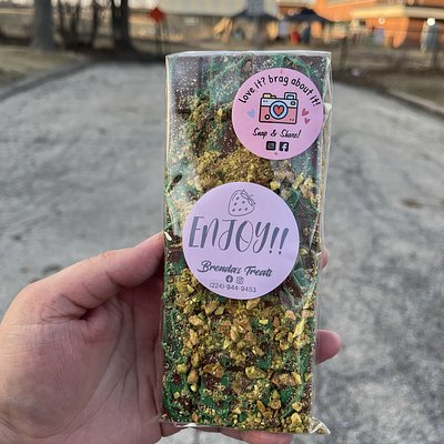 Dubai Chocolate Bar (Pistachios)