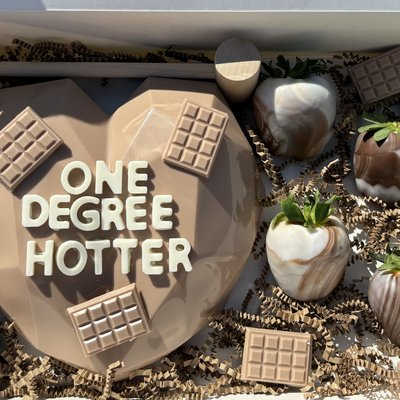 Chocolate Breakable Heart + 4 Dipped Strawberries Or Oreos 