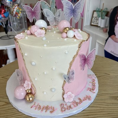 Custom Cakes 