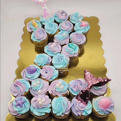 Pull-Apart Cupcake Cake 