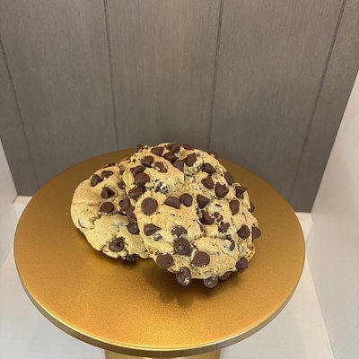 Classic Chocolate Chip Cookies- 1 Dozen