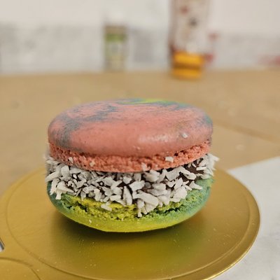 Bounty Macarons 