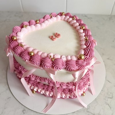 Vintage Heart Cake 