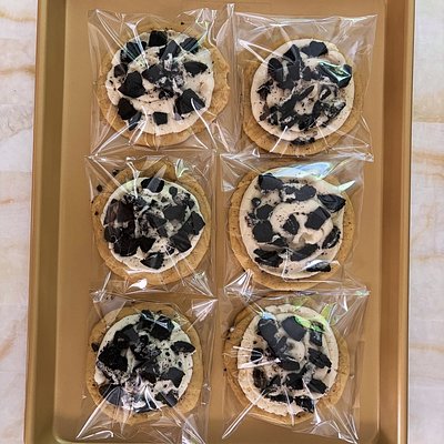 Cookies + Cream Cookies (1 Dozen)