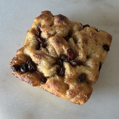 Cinnamon Raisin Focaccia 9”