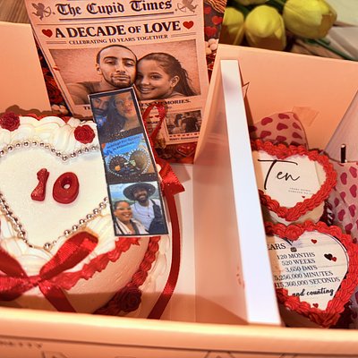 Bento Cake With 2 Matching Cupcakes 