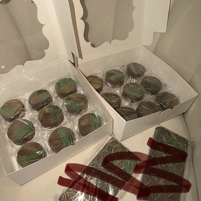 Small Milk Chocolate Pistachio Kunafe (Dubai) Bar