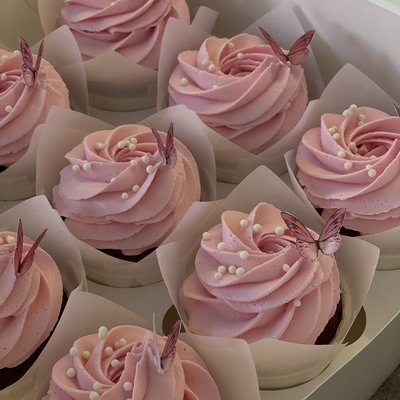 Cupcakes ~ A Dozen