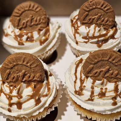 Celebrating 1 Year $1 Cupcakes 