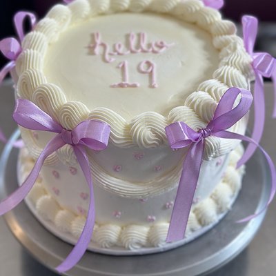 6in Cake 6-8 Servings 