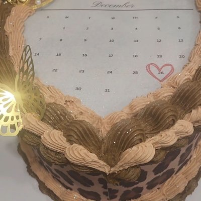 Heart Shaped Cake 6in 3 Layer Cake (Specify Flavor Of Cake/Frosting)