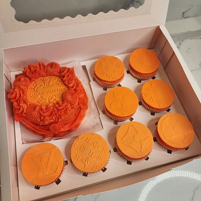 LV Bento Cake with Cupcakes 