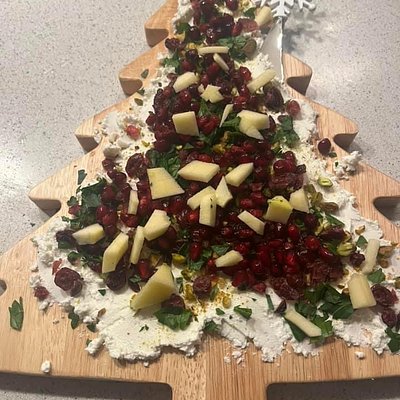 Cheese Spread N Cracker Board