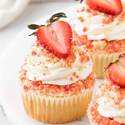 Cupcakes W/ Toppings (12) 