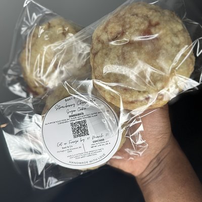 Strawberry Cheesecake Cookies