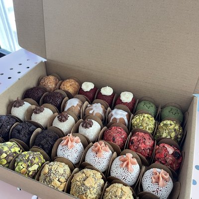 Brigadeiro Box Large (35 Brigadeiros)