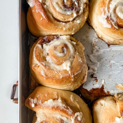 Jumbo Cinnamon Rolls (Box of 4)