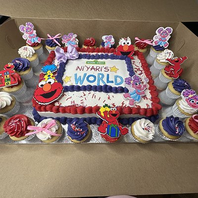 Half Sheet Cake W/ Cupcakes 