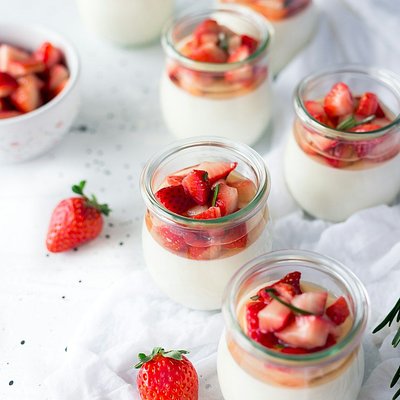 Custom Cake Jar Dessert