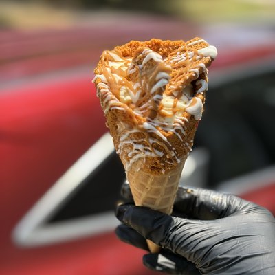 Cheesecake stuffed Cones 