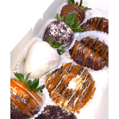 Build Your Chocolate Fruit Tray  (DONT FORGET TO ADD YOUR CANDY TOPPINGS!🍫)
