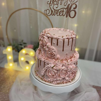 2 Tier Cake 8in Bottom And 6in Top