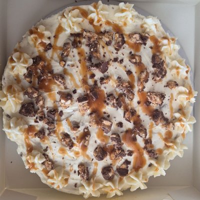 Snickerlious Cheesecake